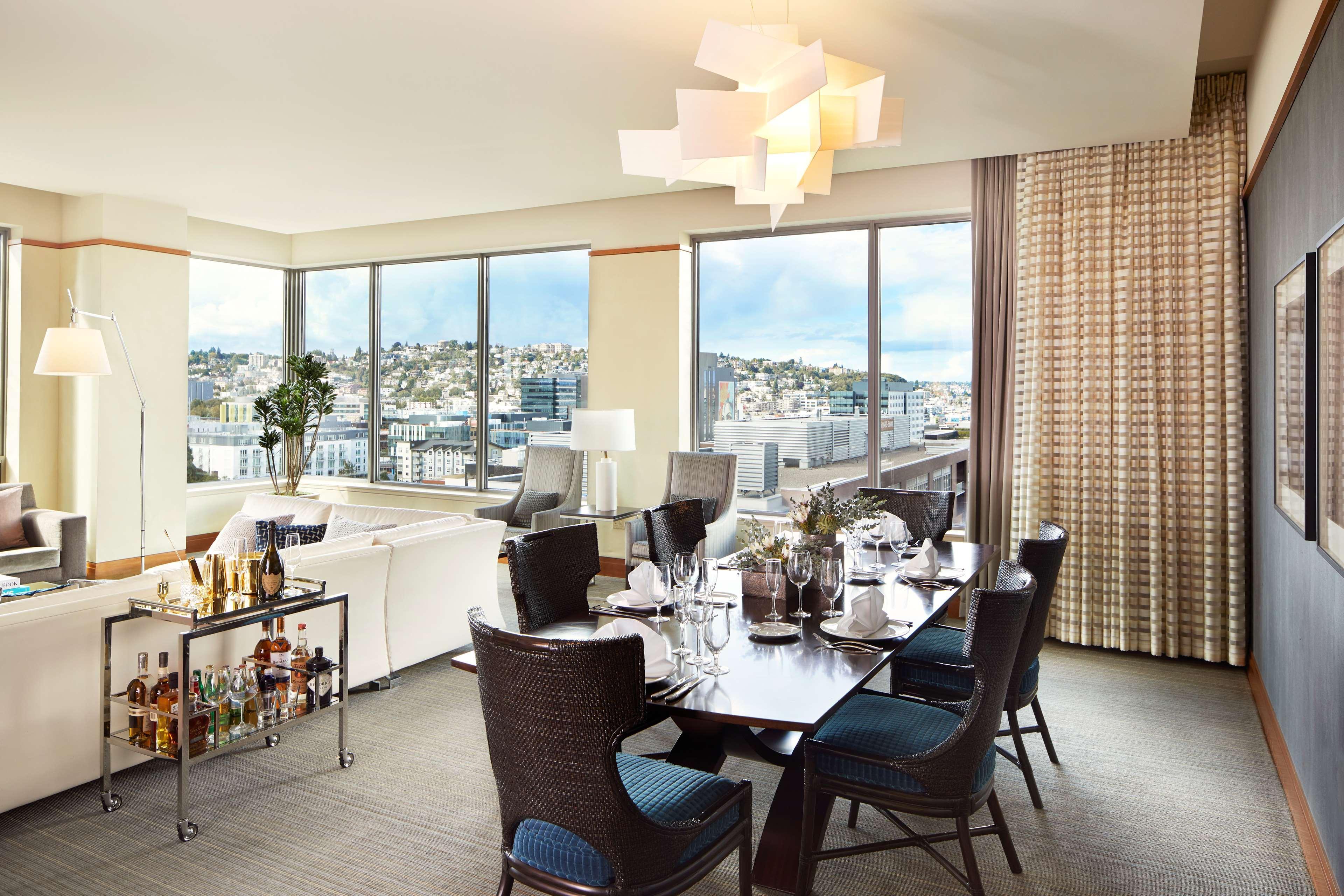 1 Hotel Seattle Exterior foto A dining room at the Four Seasons Hotel